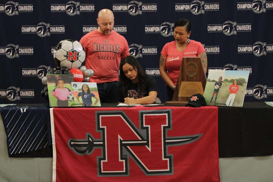 Nevaeh Garris signed with Nicholls State University to commit to her soccer career. 